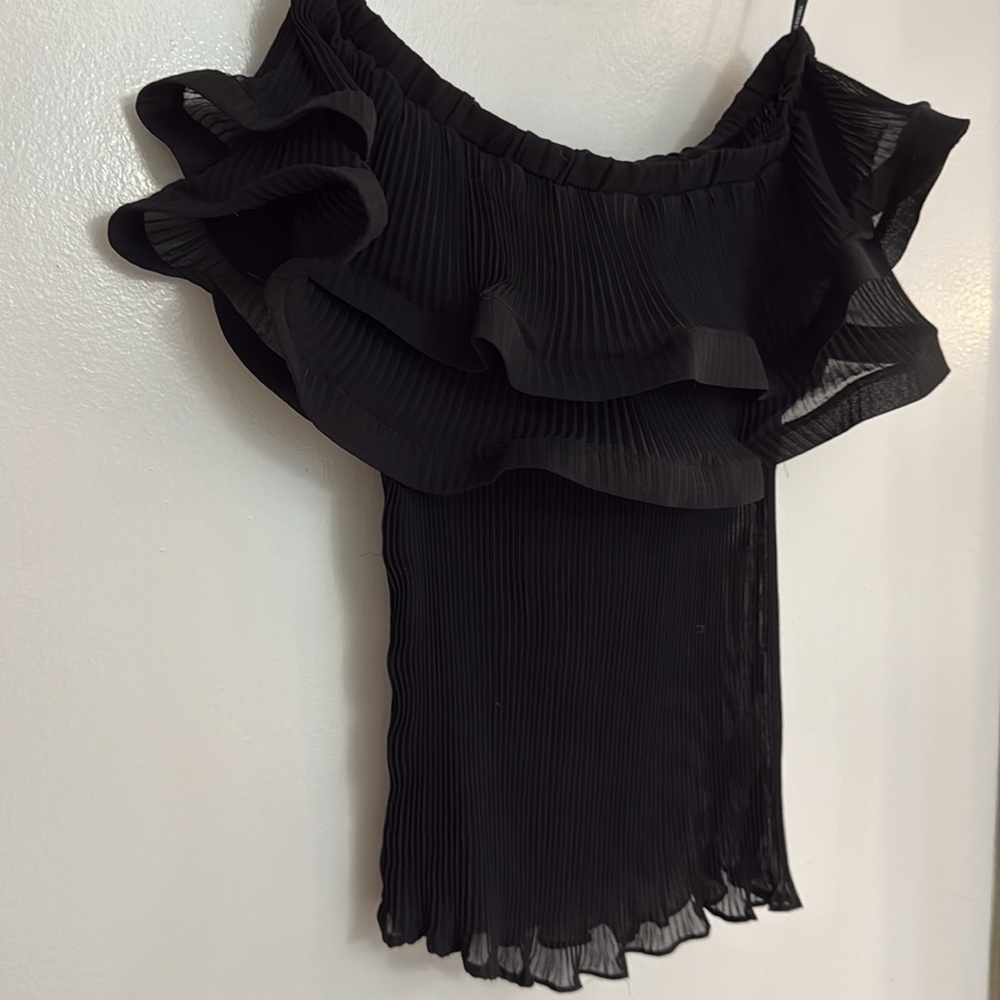 MOVING SALE - NEW Off the Shoulder Ruffle Lettuce hem black top